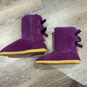 NWOT UGG Double Bailey Bow Shearling Lined Purple Sheepskin Boots SIZE 9